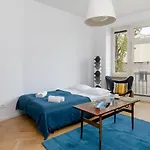 Rent Like - Solec 101 Hotell *