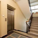 Rent Like - Solec 101 Hotell *